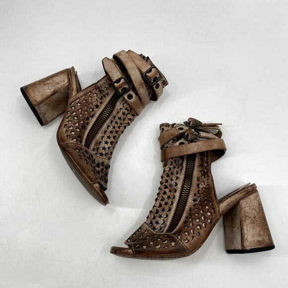 Freebird Theresa tan distressed Leather Heels - Picture 2 of 7